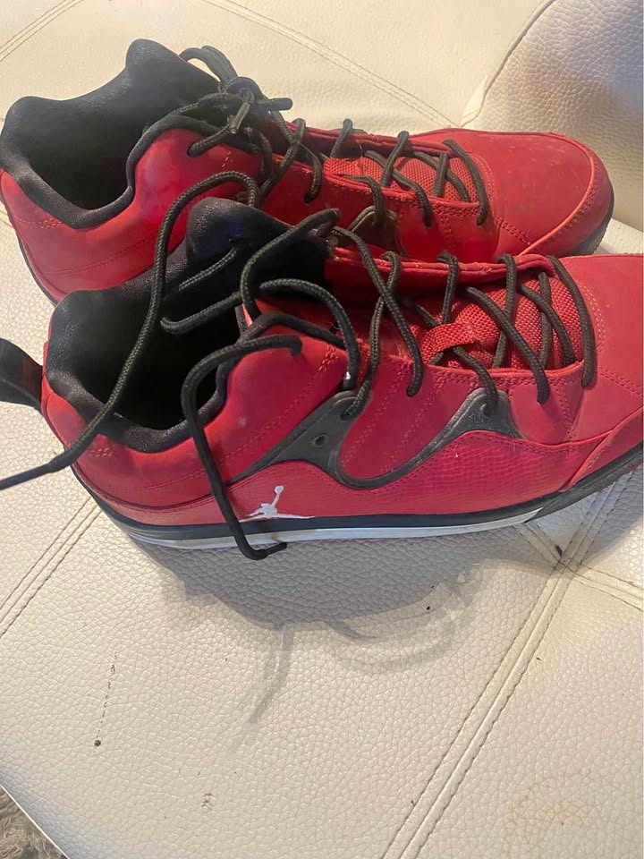Jordan's size 11 Men's