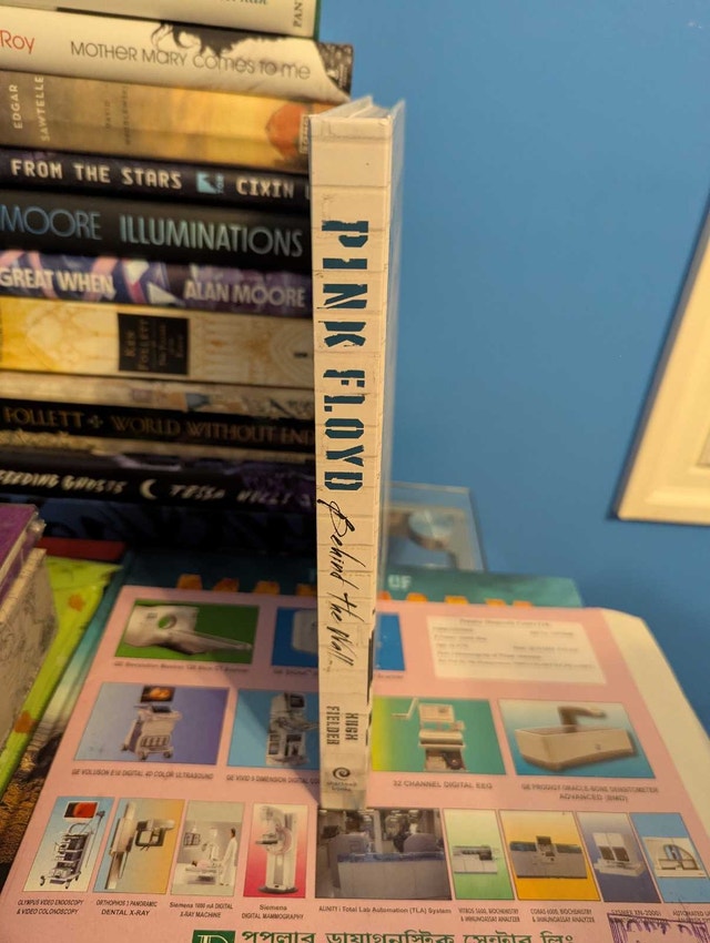 Pink Floyd Behind the Wall Oversized Hardcover Book - photo 3