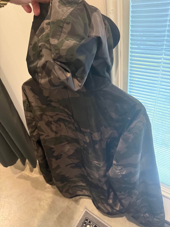 Guess Camo Windbreaker (Jacket) - photo 2