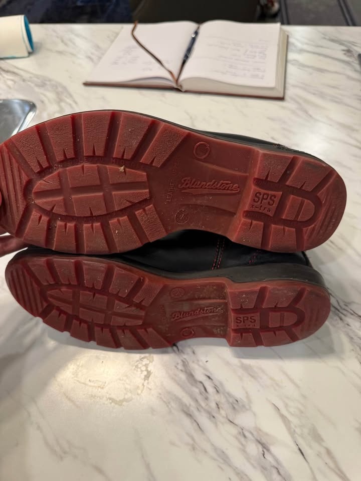 Blundstone Boots (Aus size 7) - photo 4