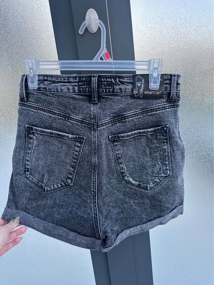 Women denim shorts size 6 / 36 EUR - photo 2