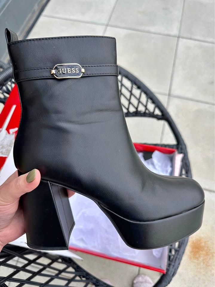 GUESS Women boots high heel and platform - size 8