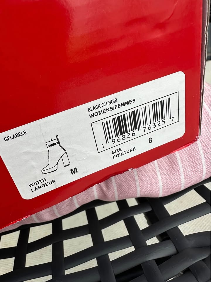 GUESS Women boots high heel and platform - size 8 - photo 3