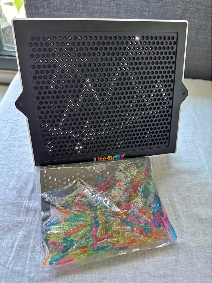 Lite-Brite magic screen toy - lighting mosaic toy for kids