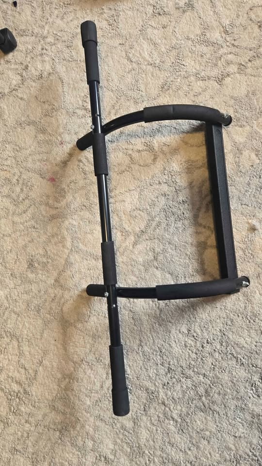Pullup bar for doorframe - photo 2