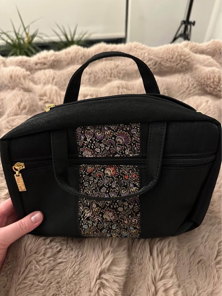 Americana makeup bag