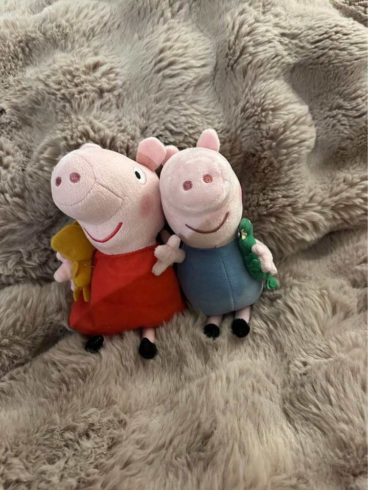 TY Peppa and George Pig stuffed plush toys - photo 3