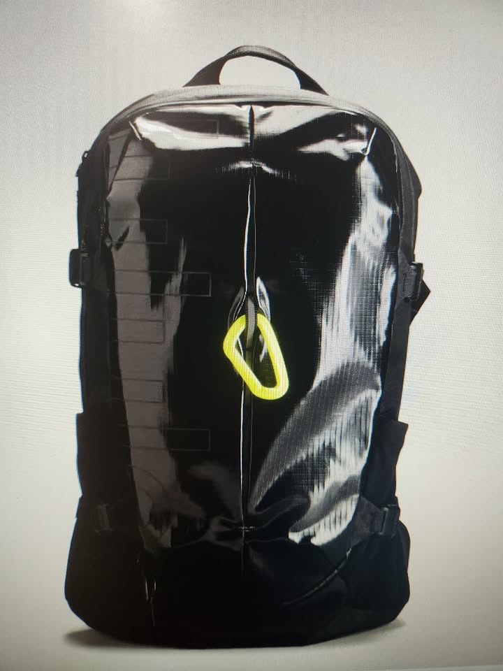 Lululemon - LiftOS Hiking Backpack 25L - Unisex - Black