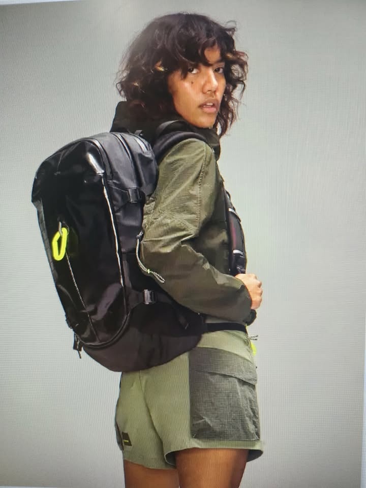 Lululemon - LiftOS Hiking Backpack 25L - Unisex - Black - photo 4