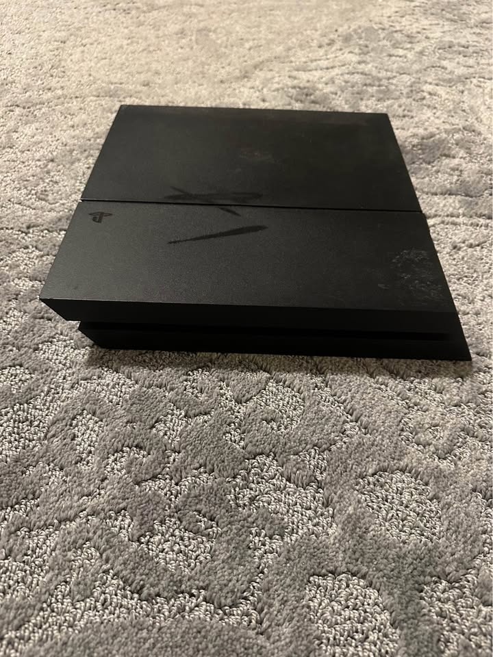 PS4 2nd generation - photo 3