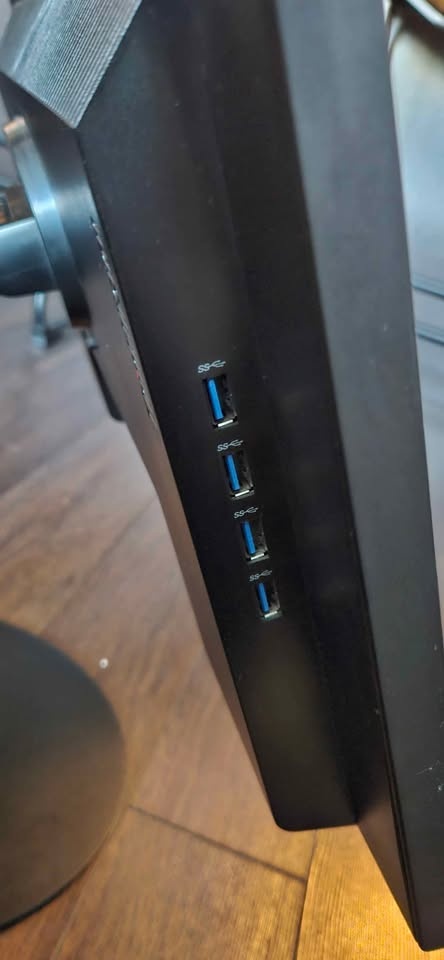 Lenovo T23i-10 Monitors (Two available) - photo 4