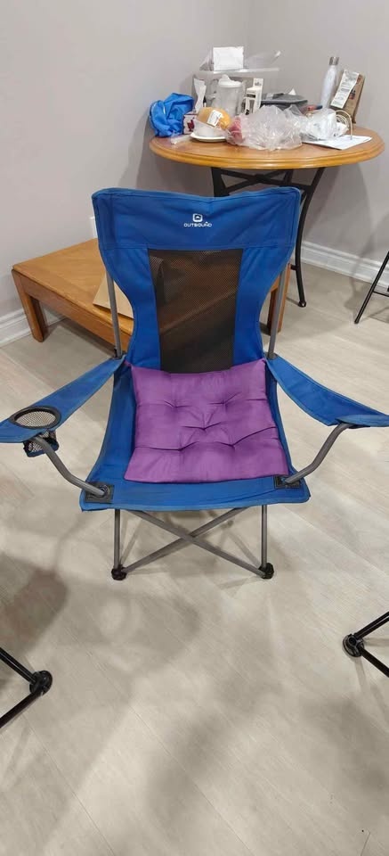 Ozark Trail Camping Chairs – 4 Chairs + Pillow - photo 4