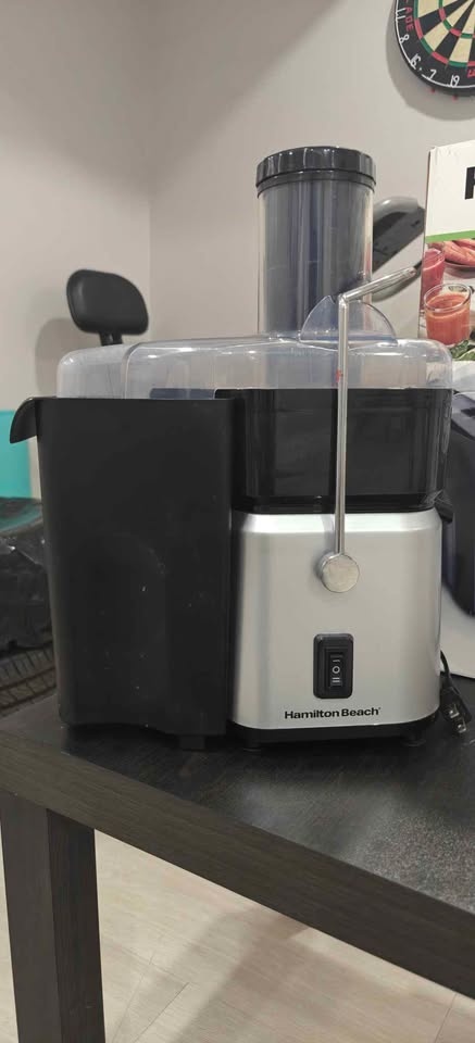 Juicer + Hamilton Beach Mixer/Blender - $72 - photo 2