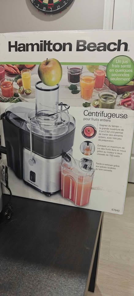 Juicer + Hamilton Beach Mixer/Blender - $72 - photo 3