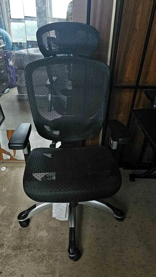 Ergonomic work chair - almost unused thumbnail