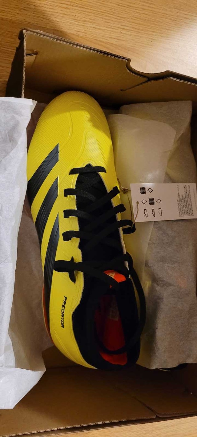 NEW Adidas Predator League Sock FG Cleats - 10.5 - photo 2