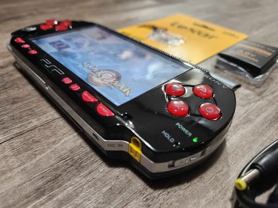 PSP 1000 – Custom Red & Black – Fully Loaded - photo 3