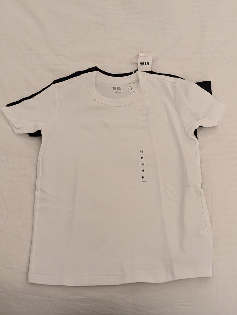 Uniqlo Brand New White Baby Tee Size Medium