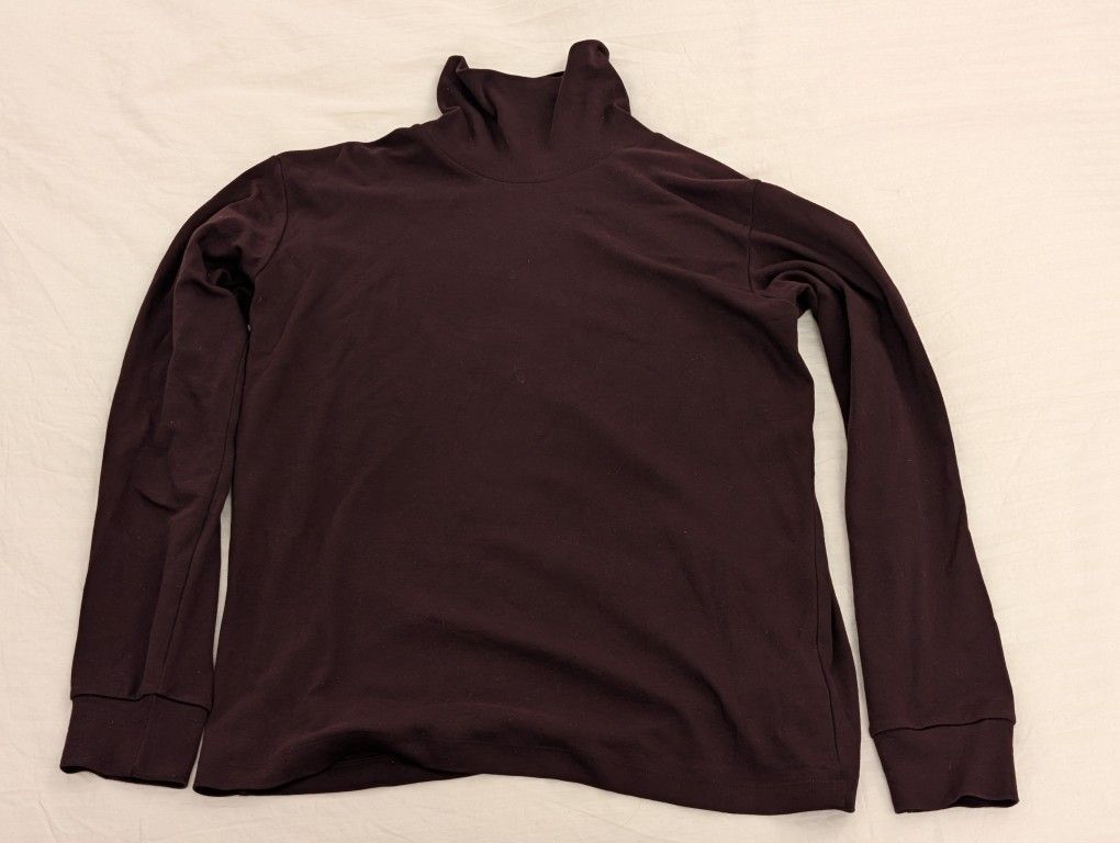 Uniqlo Men's Wine Color Turtleneck Size Medium