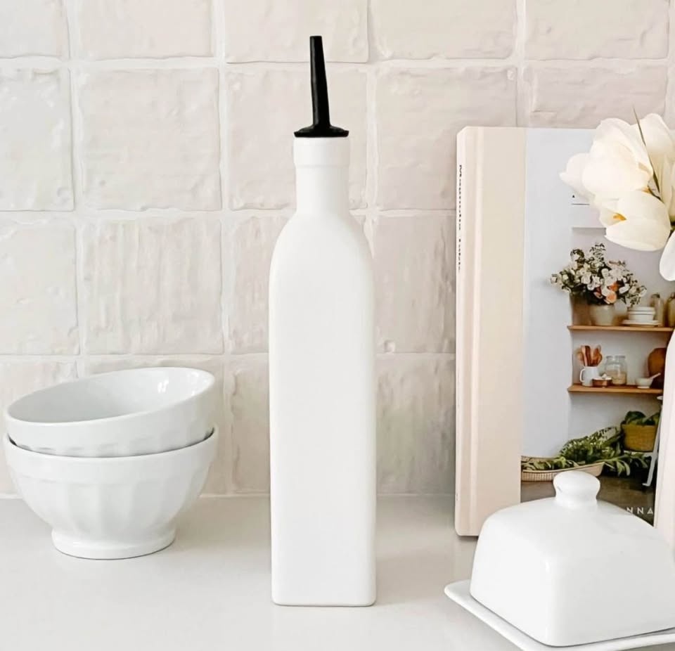 White Large Oil Bottle (Brand New) - photo 2