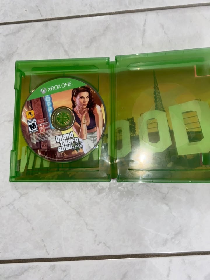 GTA 5 for Xbox One - photo 2