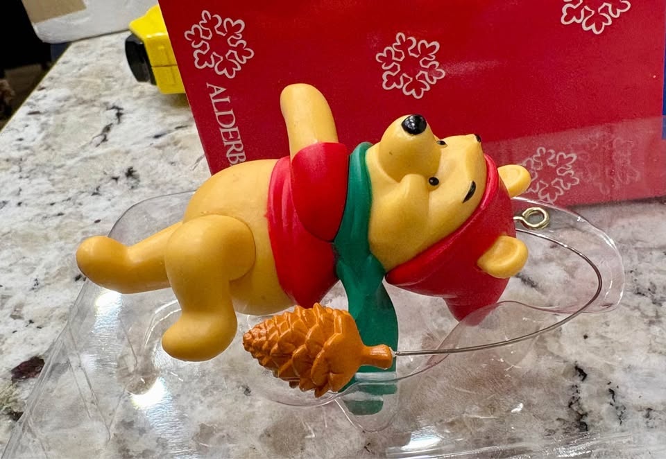 Winnie the Pooh - Alderbrook Christmas Ornament - photo 4