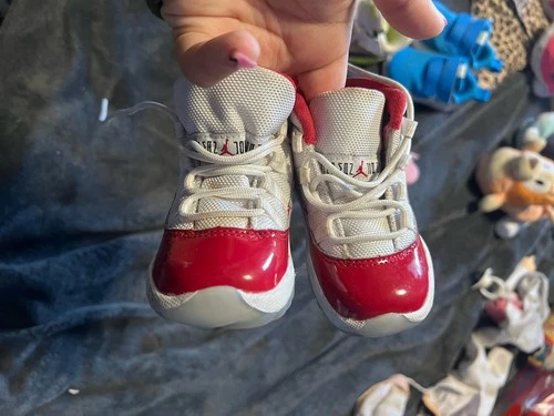 Toddler Air Jordan 11 Varsity Red 5C - photo 4