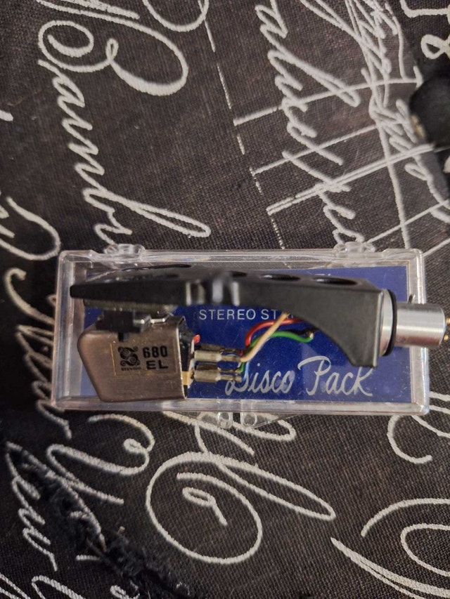 STANTON 680EL CARTRIDGE AND 2 GENUINE STANTON D6800 - photo 2
