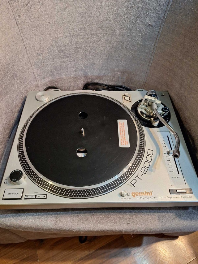 Gemini PT-2000 High-TorqueDirect Drive ProfessionalTurntable
