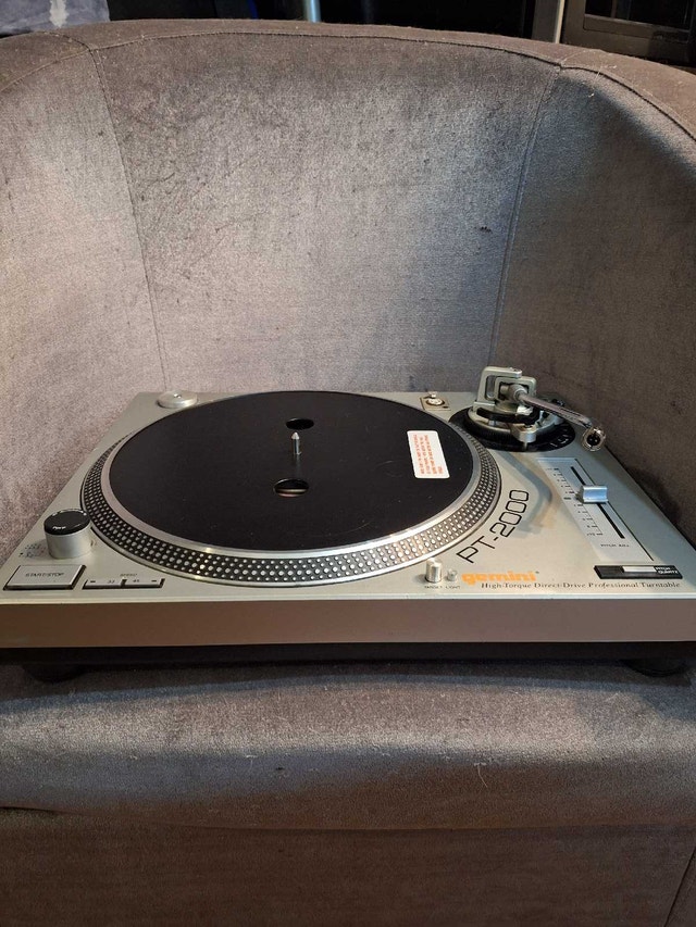 Gemini PT-2000 High-TorqueDirect Drive ProfessionalTurntable - photo 2