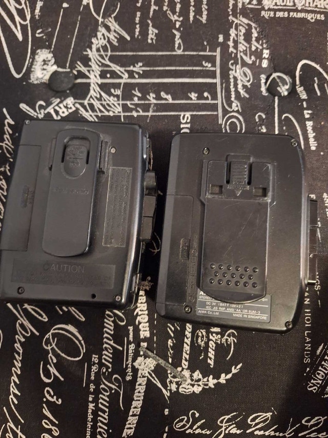 Cassette Players for Parts Or Repair - photo 2