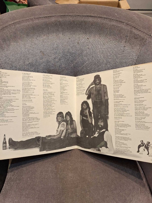 Fleetwood Mac Rumors LP Canadian Pressing 1977 VG+ In Shrink - photo 3