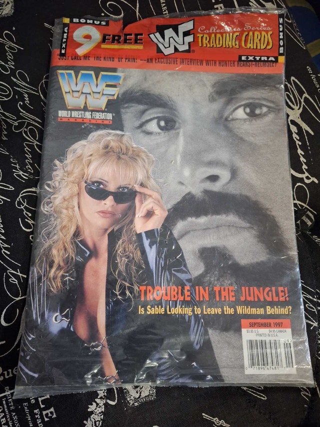 VINTAGE WWF/WWE MAGAZINE September 1997 COVER - Sable W/Cards