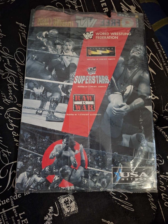 VINTAGE WWF/WWE MAGAZINE September 1997 COVER - Sable W/Cards - photo 2