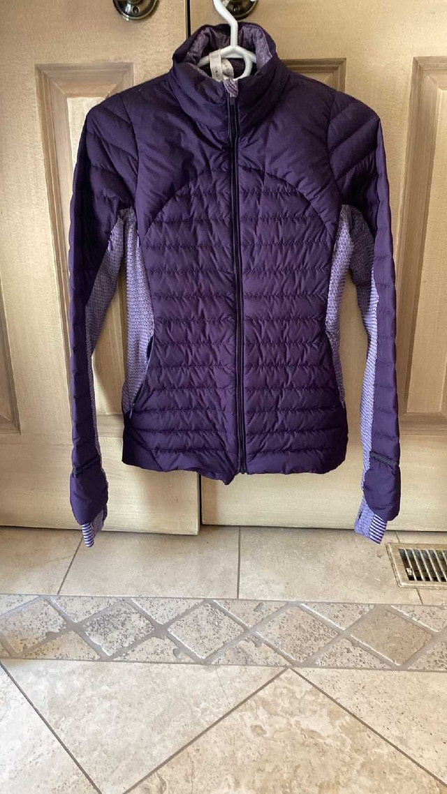 Lululemon jacket size 4 downfill