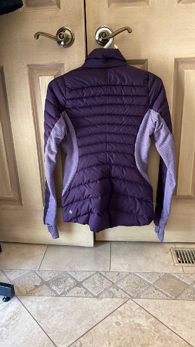 Lululemon jacket size 4 downfill - photo 2