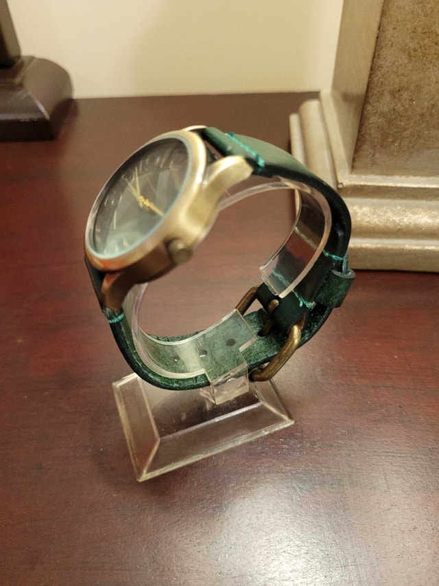 Vintage Style Unisex Watch with Green Leather Strap - photo 2