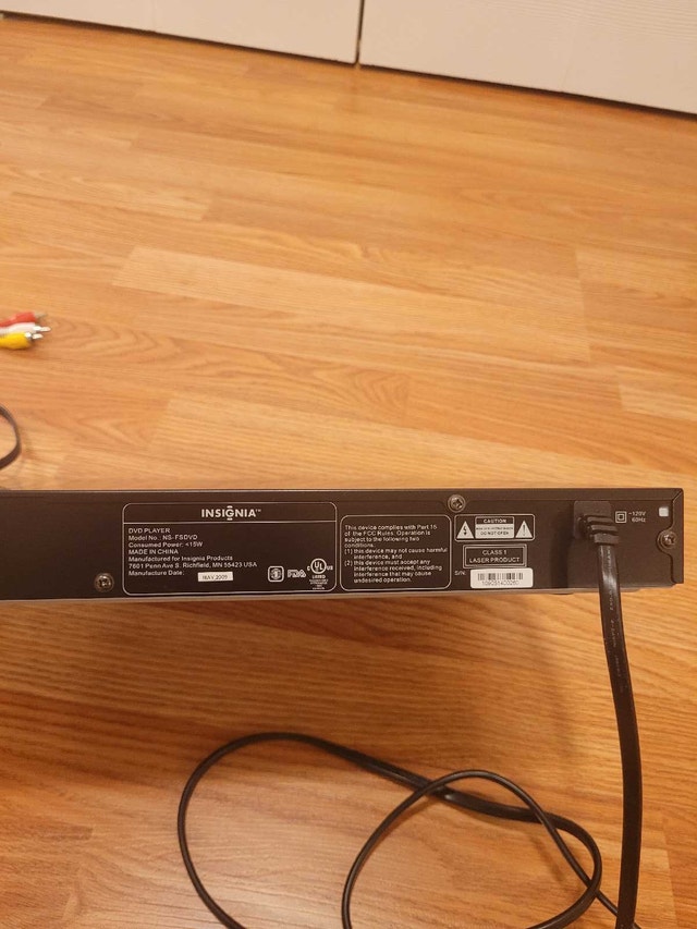 Insignia NS-FS DVD Player - photo 2