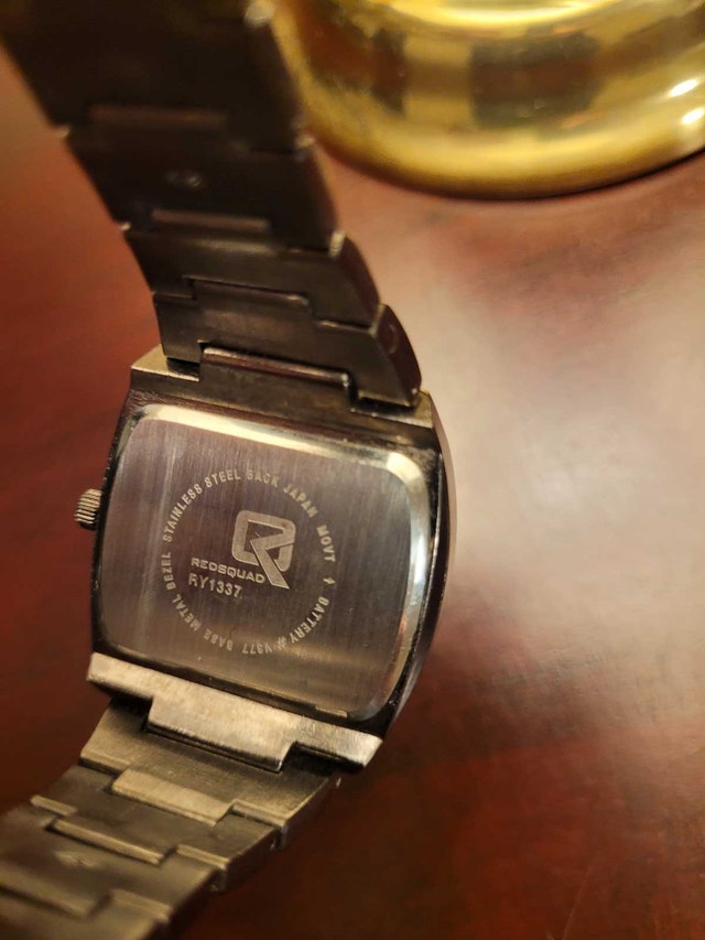 Rare Grey RedSquad Rectangular Quartz Men's Watch - photo 4