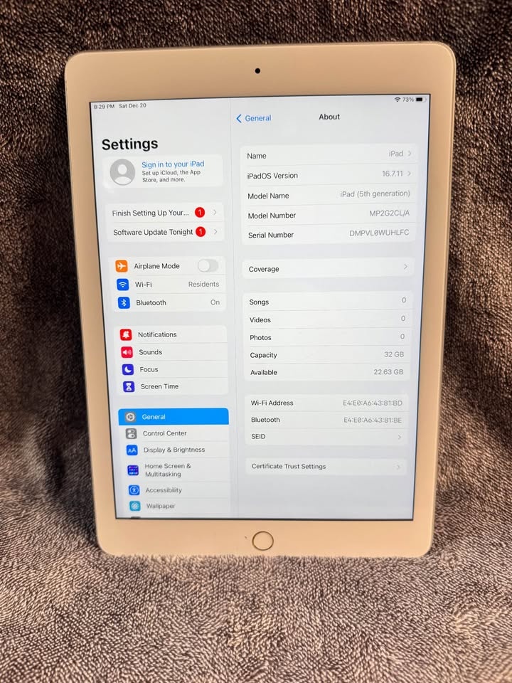iPad 5th Generation Silver 32GB w/ New Cable - photo 3