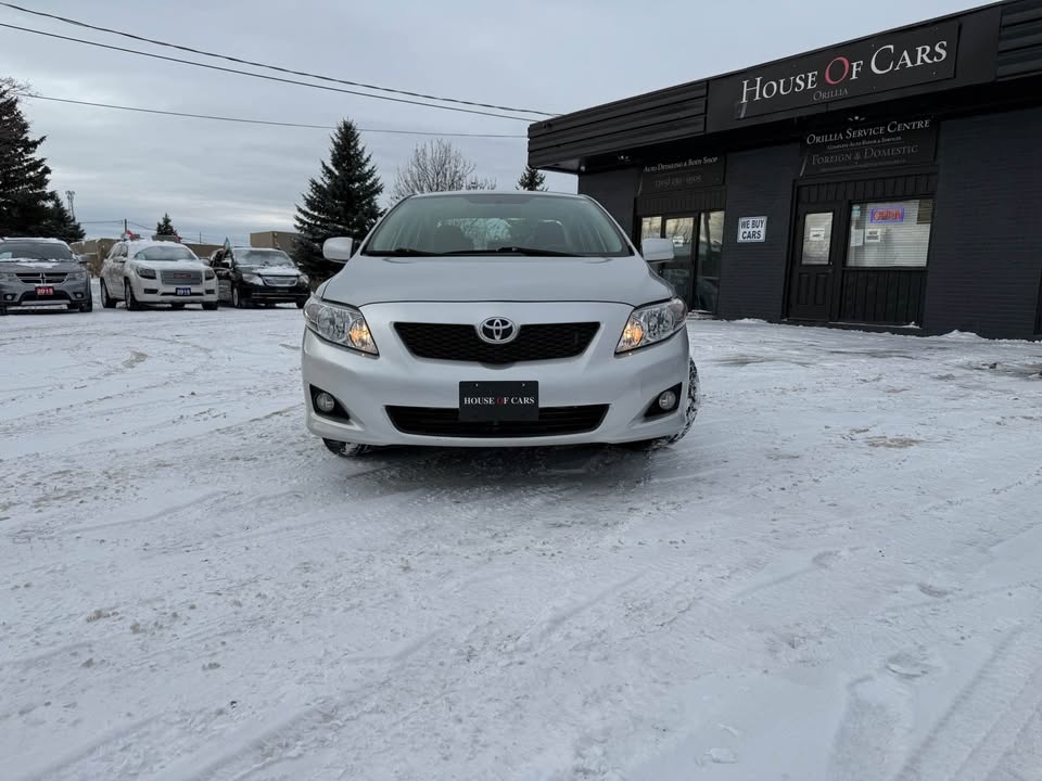 2010 Toyota Corolla - photo 2