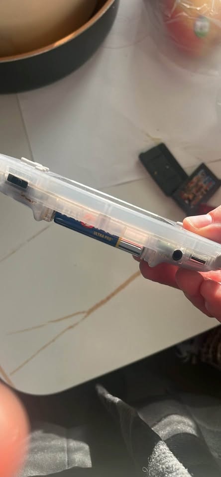 Gameboy Advance (Glacier) missing battery cover - photo 4