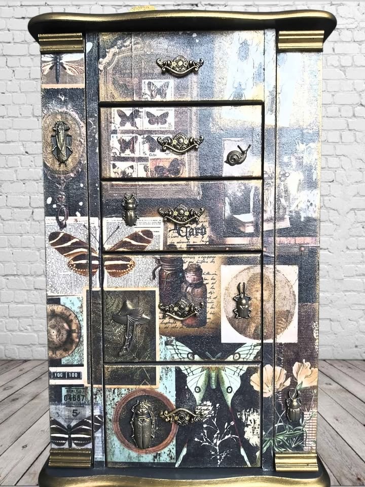 Refurbished jewelry armoire/stand - photo 3