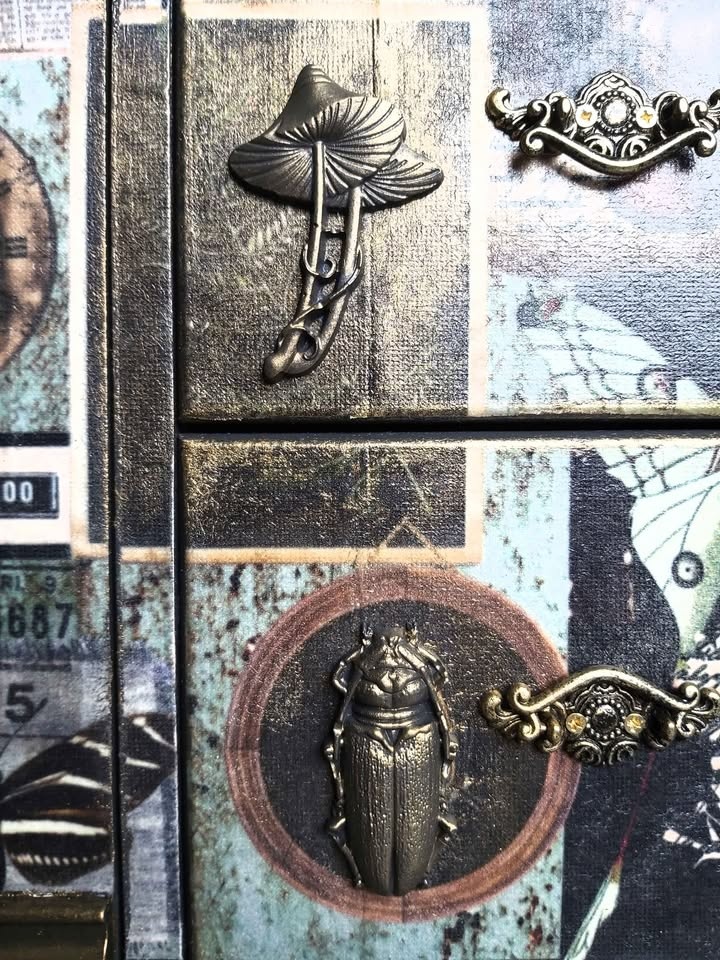 Refurbished jewelry armoire/stand - photo 4