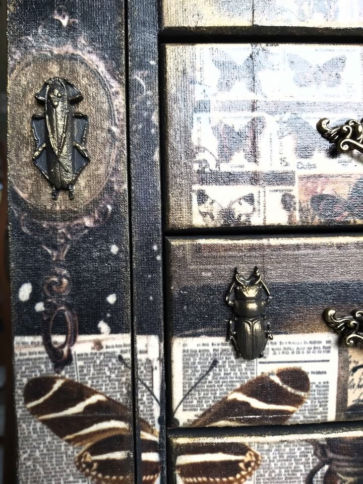 Refurbished jewelry armoire/stand - photo 5