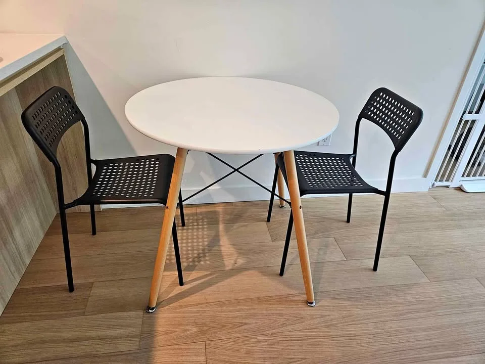 Minimalist Modern Round kitchen table with 2 chairs thumbnail