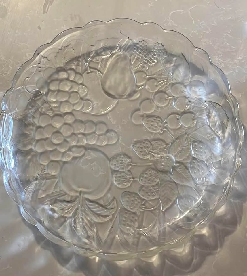 Glass serving dish