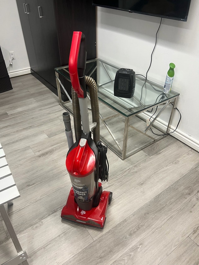 Dirt devil vacuum cleaner