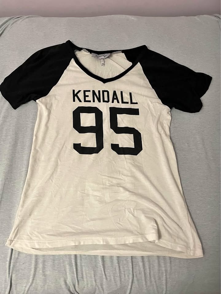 Kendall & Kylie t-shirt