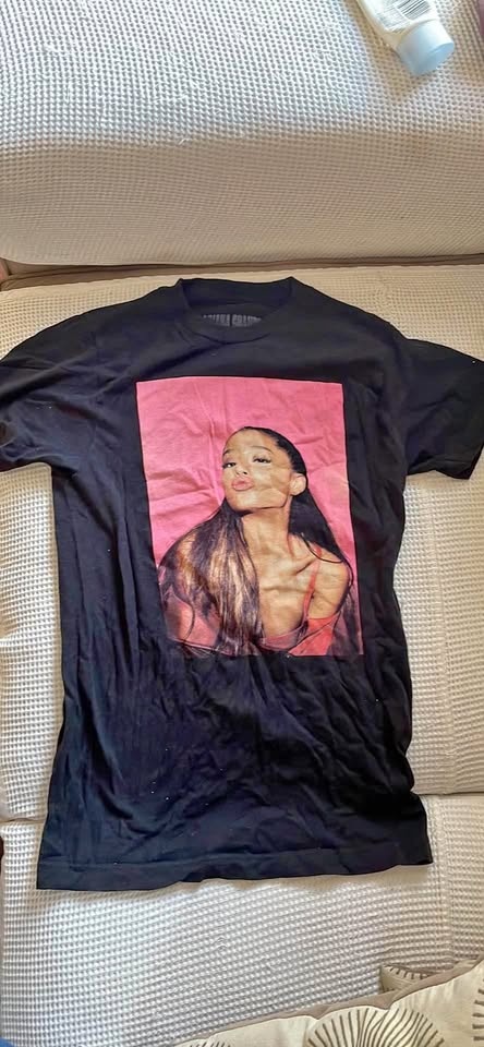 Ariana grande dangerous woman concert T-shirt
